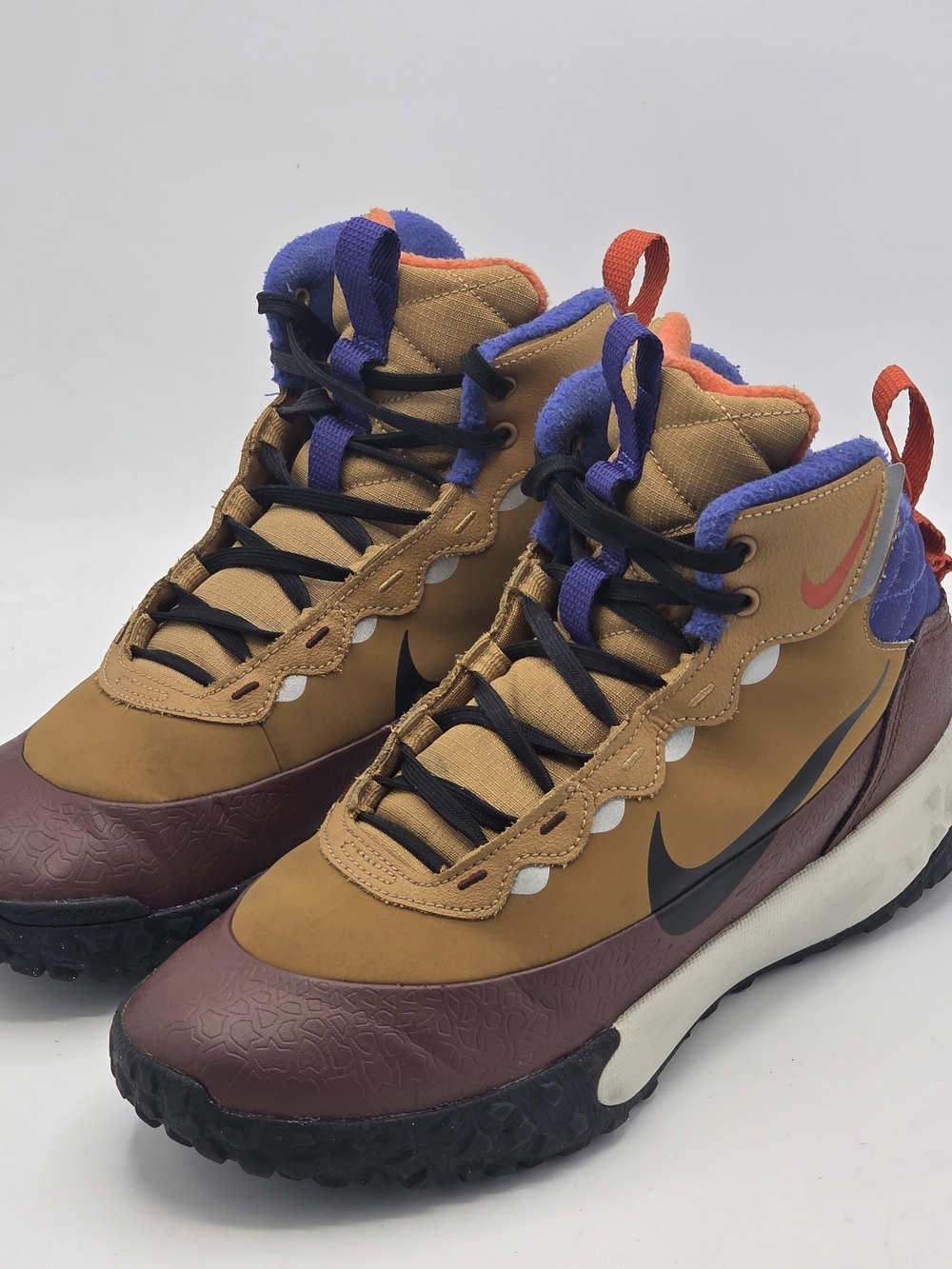 Nike Terrascout GS Flax Bronze Eclipse Sneaker Boots - Youth Size 7